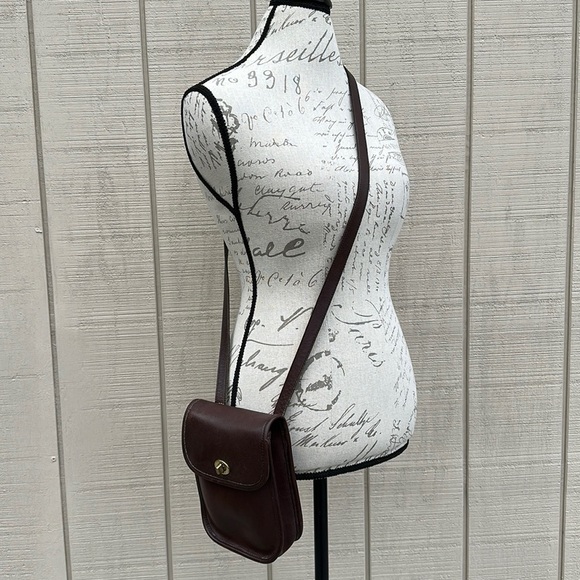 COACH Vintage Small Sidepack - Brown Leather/Brass - Picture 15 of 16